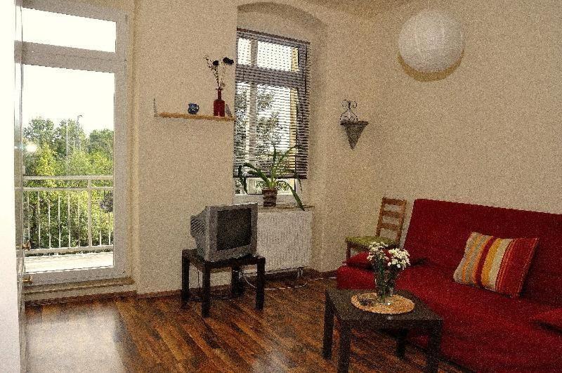 3-Raum-Fewo-Dresden-Zentrum-Balkon-Blick-Auf-Altstadt-L10 Exterior photo